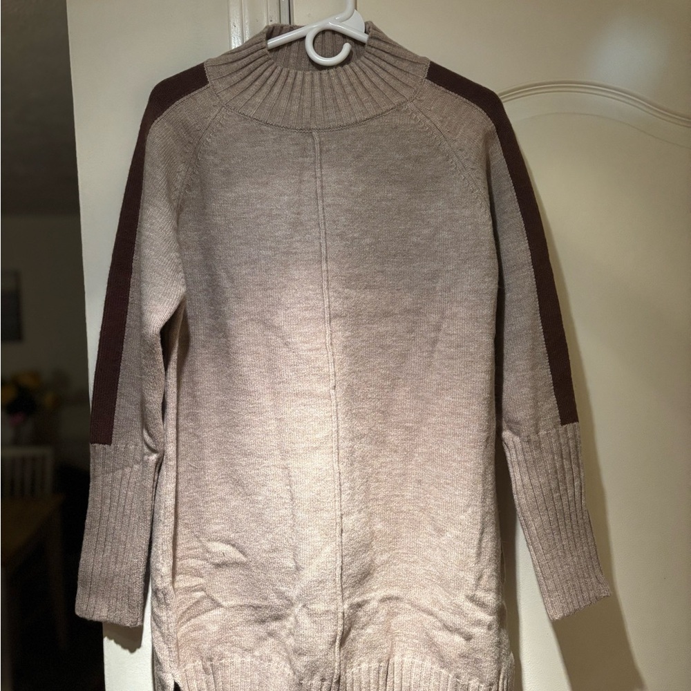 Women's Beige and Brown Sweater